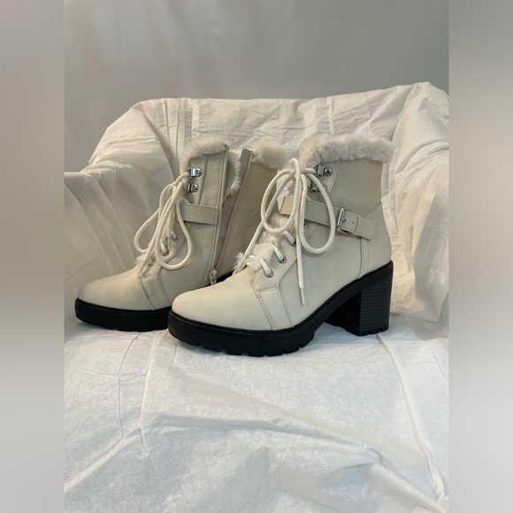 Espirit Cream Boots - Picture 3 of 6